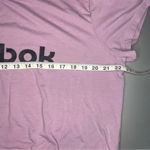 Reebok XL Women's Lavender Athletic Shirt PRELOVED - Picture 6 of 8